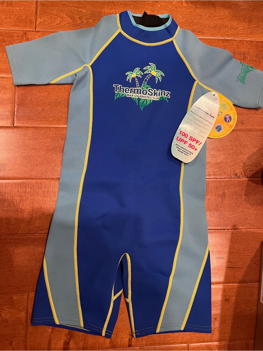 Thermoskinz Kids Blue & Light Gray Short Sleeve Rashguard with Yellow Trim